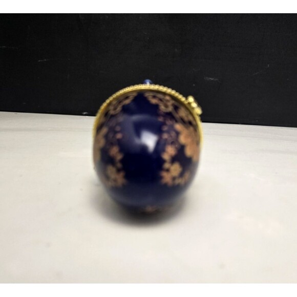 Cobalt Blue Egg Trinket Box Footed Porcelain Hinged Lid Floral Design Vintage 3" - Picture 13 of 15
